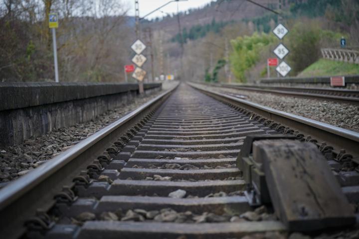 Vía de tren