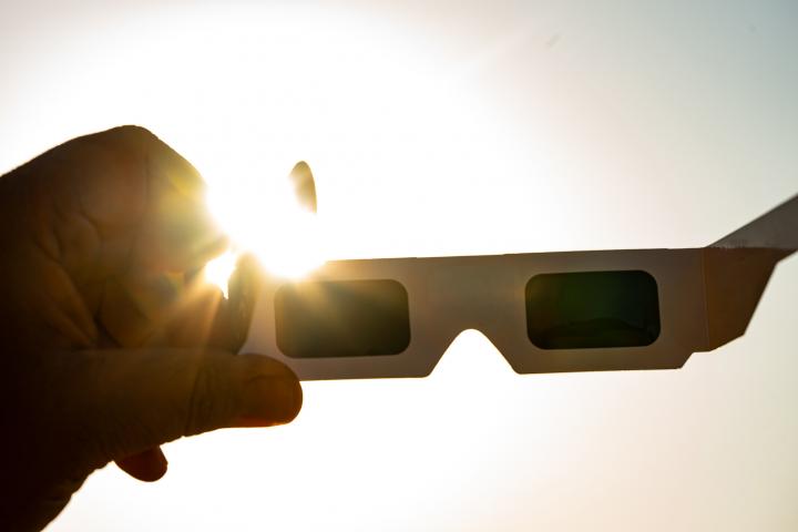 Imagen de archivo de unas gafas de eclipse.