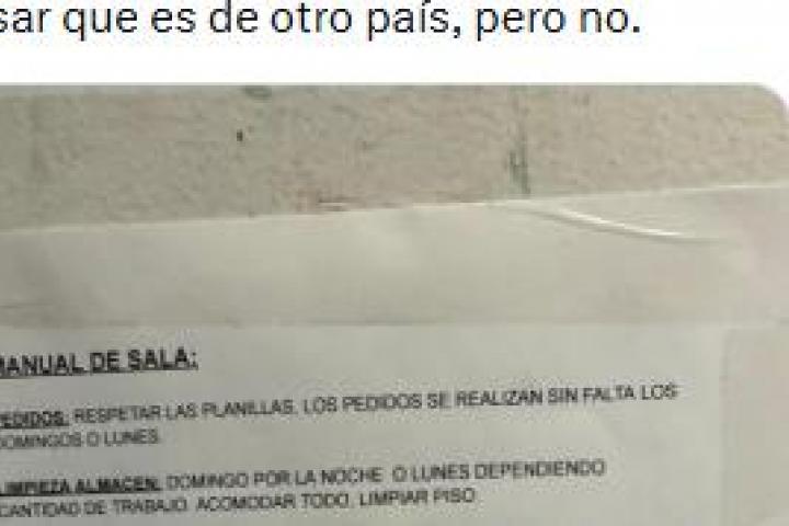 El cartel visto en un local en Málaga y compartido por Soy Camarero.