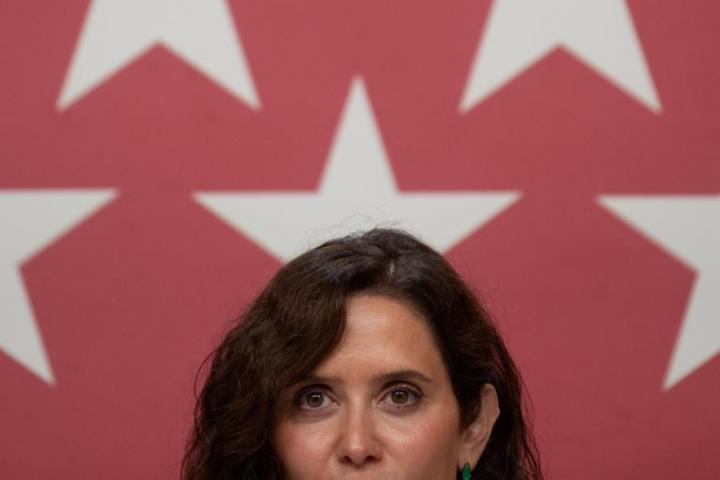 La presidenta de la Comunidad de Madrid, Isabel Díaz Ayuso, tras una reunión extraordinaria del Consejo de Gobierno por los incendios forestales, en la Real Casa de Correos, el 29 de julio de 2026.