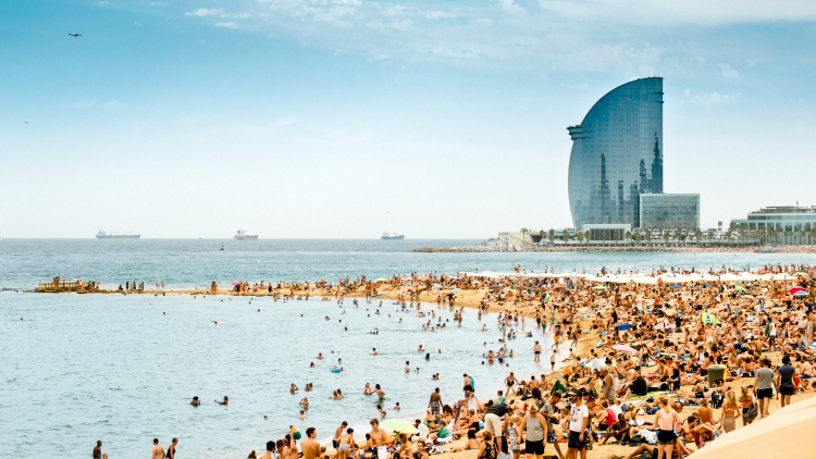 Una imagen de la playa de La Barceloneta, en Barcelona.