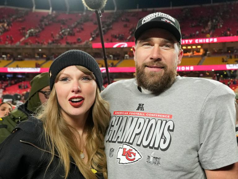 Taylor Swift y Travis Kelce, fotografiados el 26 de enero de 2025.