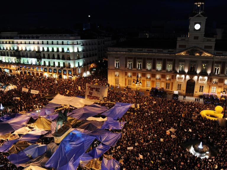 La Puerta del Sol el 19 de mayo de 2011 cuando la acampada de Madrid del Movimiento 15-M ya estaba más que asentada.