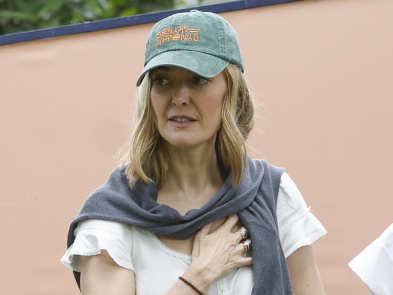 Marta Ortega, con la gorra de la colaboración de Bad Bunny