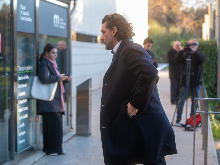 Jonathan Andic a su llegada a la capilla funeraria de su padre, el fundador de Mango, Isak Andic, el pasado 16 de diciembre