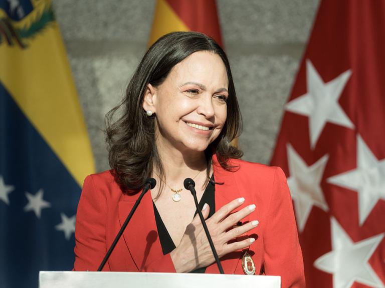 La líder de la oposición venezolana y Premio Nobel de la Paz 2025, María Corina Machado, durante la entrega de la Medalla de Oro de la Comunidad de Madrid, el 18 de abril de 2026.