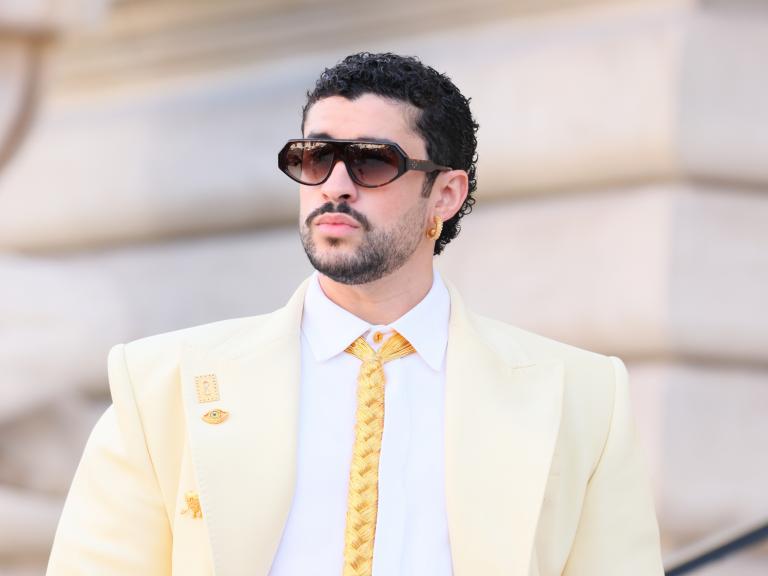 Bad Bunny, a su llegada el desfile de Schiaparelli