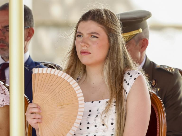 Sofia de Borbón en la "entrega de los reales despachos de empleo" celebrada en la Academia General del Aire de San Javier (Murcia).