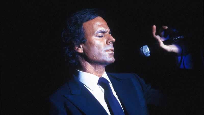 Julio Iglesias, en un concierto en Hamburgo en 1984