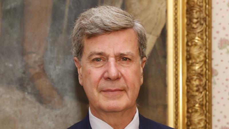 Cayetano Martínez de Irujo en la presentación de su libro 'La última duquesa' en el Palacio de Liria