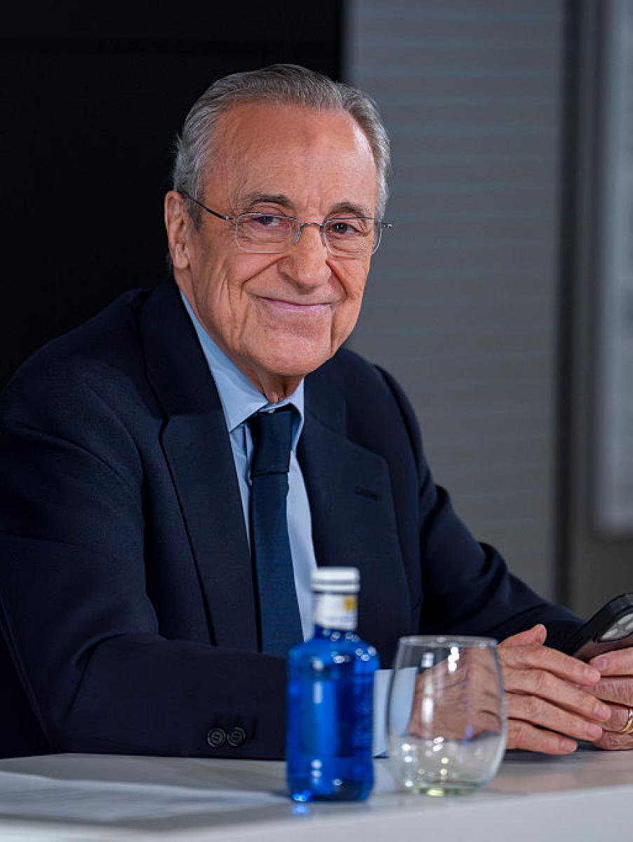 Florentino Pérez, sonriente en un instante de su rueda de prensa