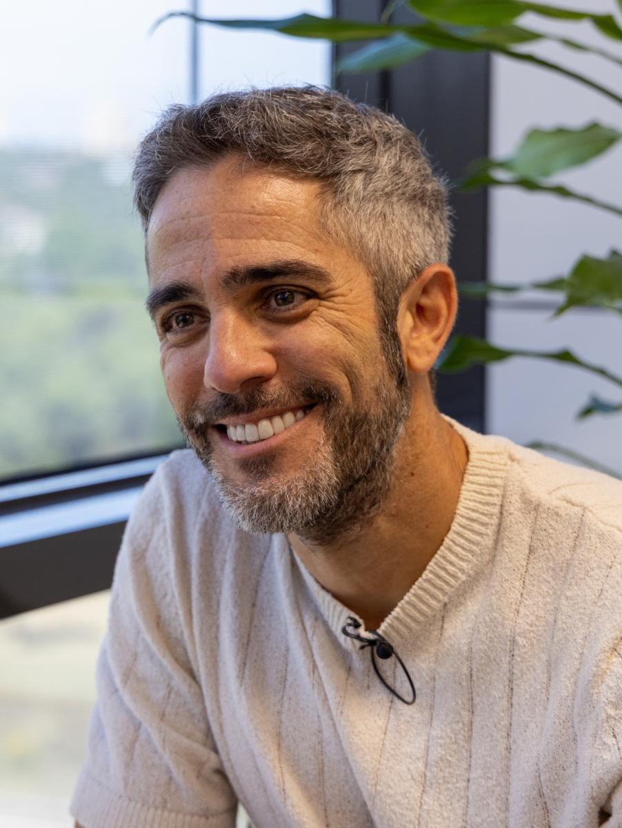 Roberto Leal durante su entrevista con el HuffPost