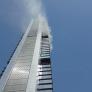 Desalojada la Torre Moeve de Madrid, una de las cuatro torres, por un incendio