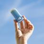 ¿Son efectivos los protectores solares en stick? La OCU lo aclara y analiza cuál es el mejor