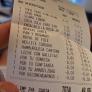 Un restaurante acaba pidiendo disculpas por el insulto que apareció en el ticket de una clienta celíaca