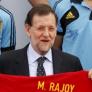 Óscar Puente lee la crónica de Rajoy del partido de España y le da un revolcón de penalti y expulsión