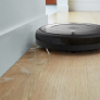 Una startup lanza un robot doméstico que promete hacerte la colada y la cama por 7.000 euros: "Un Roomba con brazos"
