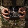 Drones de aficionados convertidos en armas que penetran un metro de hormigón: la guerra de Ucrania reescribe el coste del armamento moderno