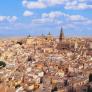 Nació en Toledo, es nieta de inmigrantes chinos y triunfa en TikTok desde el antiguo local de Bahamontes: "No me gusta exponer tanto"