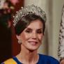 La reina Letizia apuesta por lo seguro con la tiara y el vestido, pero sorprende con un detalle en la cena de gala por la visita de Estado del sultán de Omán