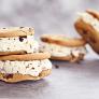 De 40 horas semanales de reuniones a hornear cookies dos veces al día: la ingeniera informática que se quemó en la oficina y abrió una pastelería en Sitges