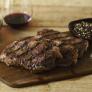 Colocan un filete de carne en la cortadora de pan y un nutricionista avisa de que no debe hacerse nunca: "Está contaminando la cuchilla"