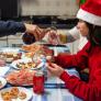 "¿Y para cuándo los hijos? ¿Y no te echas novia?": así afecta a los españoles el 'Síndrome de la vuelta a casa por Navidad'