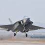 La 'fábrica oscura' china que duplica la producción del caza furtivo J-20 reduce un 80% el trabajo humano: el modelo para fabricar 1.000 aviones en 2030
