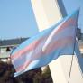 Investigan un posible delito de odio en el entierro de una joven trans: su familia puso el nombre y la imagen anterior a su transición