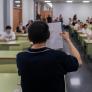 Ya es oficial: el BOE fija becas universitarias de hasta 2.700 euros para residencia y matrícula gratis para familias con menos de 38.242 euros al año