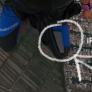 Se le cae el móvil de un avión y lo que pasa es totalmente surrealista: nadie puede dar crédito