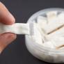 Ni chicles de nicotina ni parches: confirman que las bolsas de nicotina son un 200% más efectivas para dejar de fumar