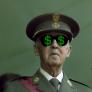 El dictador Francisco Franco, en una imagen modificada por la IA en la que aparece con gafas negras con el símbolo del dólar.