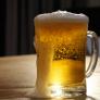 Un experto en cerveza señala qué es todo un crimen contra esta bebida: se ve en muchos bares