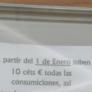 El dueño de un bar cuelga un cartel avisando de la subida de precios: acaba convenciendo por lo que añade al final