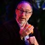 Jimmy Wales, fundador de la Wikipedia: "Si la gente cree que tomamos partido en los temas, será un gran problema a largo plazo"