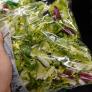 Si tienes dudas sobre las ensaladas en bolsa, un experto en seguridad alimentaria aclara si hay peligro de verdad en ellas o no