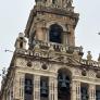Estudian retirar las tres azucenas restantes de la Giralda para prevenir nuevas caídas