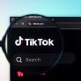 Tu hijo come lo que dice el algoritmo: expertos avisan de que TikTok convierte la comida en una herramienta de "control corporal", no de salud