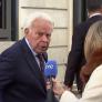 La comentada reacción de Felipe González al ver el micrófono de TVE de una reportera