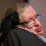 Stephen Hawking, científico: "Acuérdate de mirar las estrellas y no a tus pies"
