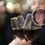 Va a cenar un restaurante, le ponen una copa de vino y le suelta esto al camarero: "No le ha hecho ni puta gracia"