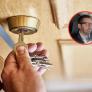 Un cerrajero cuenta, con pelos y señales, por qué la apertura de una puerta sale tan cara: "Lo entiendo un poco"