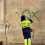 Una pintada que pone "VOX" daña un arco declarado como bien de interés cultural en Burgos