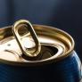 Un experto tiene algo que decir a aquellos que suelen beber la cerveza en lata