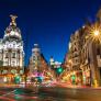 El 65% de los comercios de la Gran Vía de Madrid ya no tiene rótulo en español: el geógrafo que mide la turistificación explica qué han perdido los vecinos de verdad