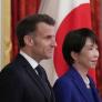 El saludo entre Emmanuel Macron y la primera ministra de Japón que está dando la vuelta al mundo