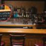 El cartel que cuelgan en un bar sobre el consumo mínimo tiene a muchos indignados: lo de la cerveza más