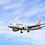 Volotea añade un recargo de hasta 14 euros por la subida del precio del combustible: qué puedes hacer si tienes un vuelo ya reservado