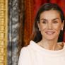 Letizia rompe su propia costumbre con un 'look' primaveral que nadie esperaba